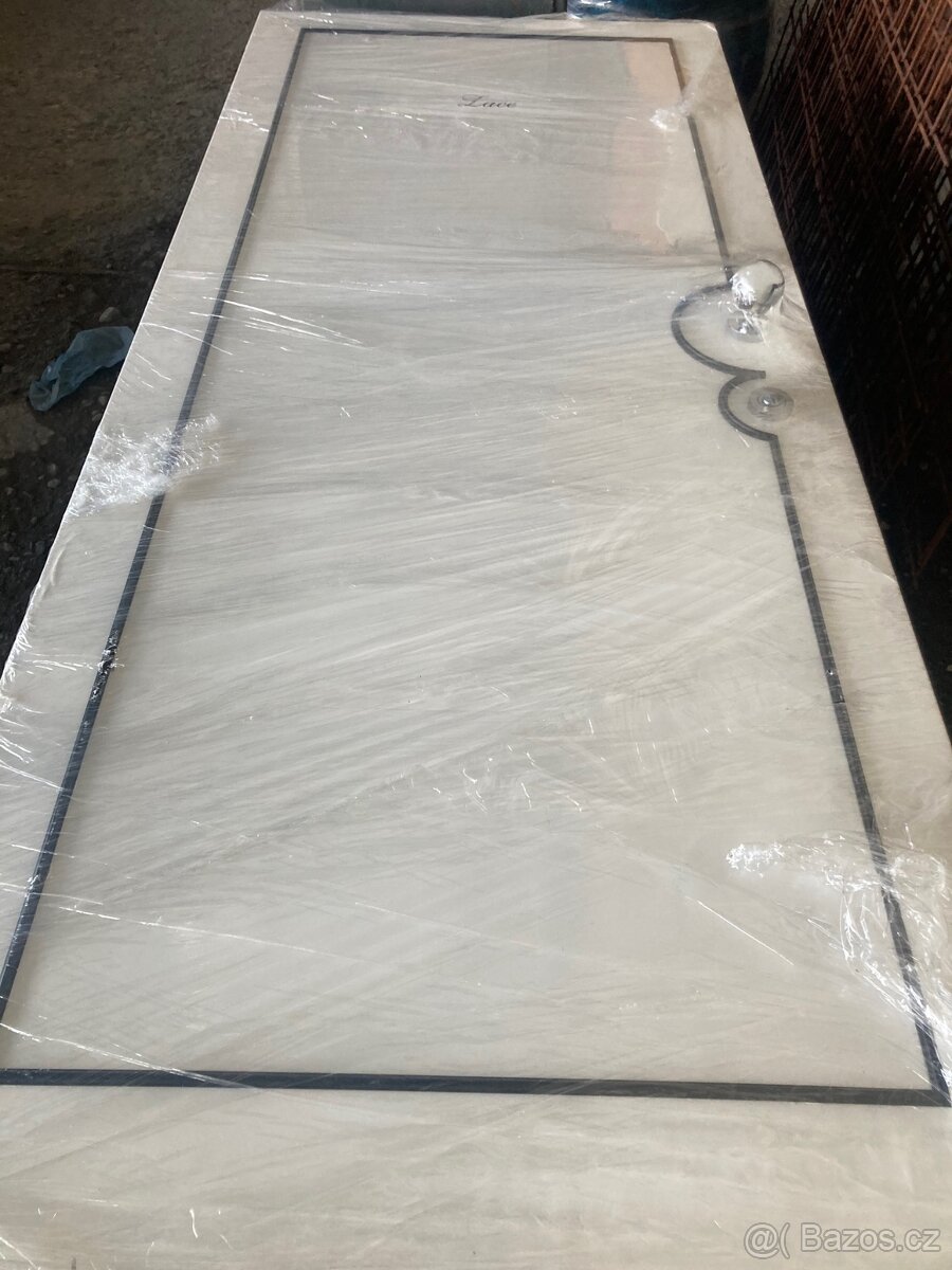 Nábytek prodejny, vybavení obchodu levně - 9