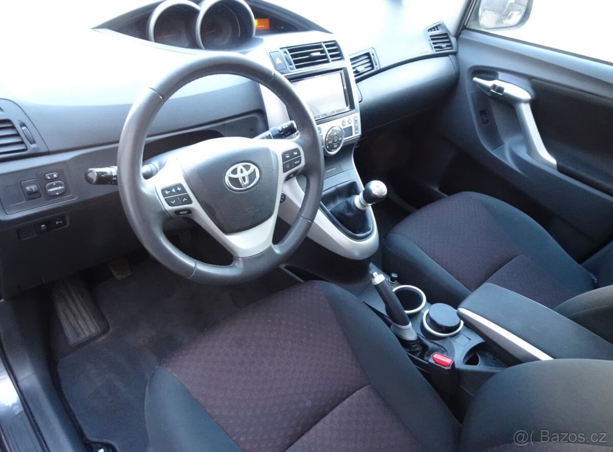Toyota Verso Edition 1.8i benzín 108kw - 9