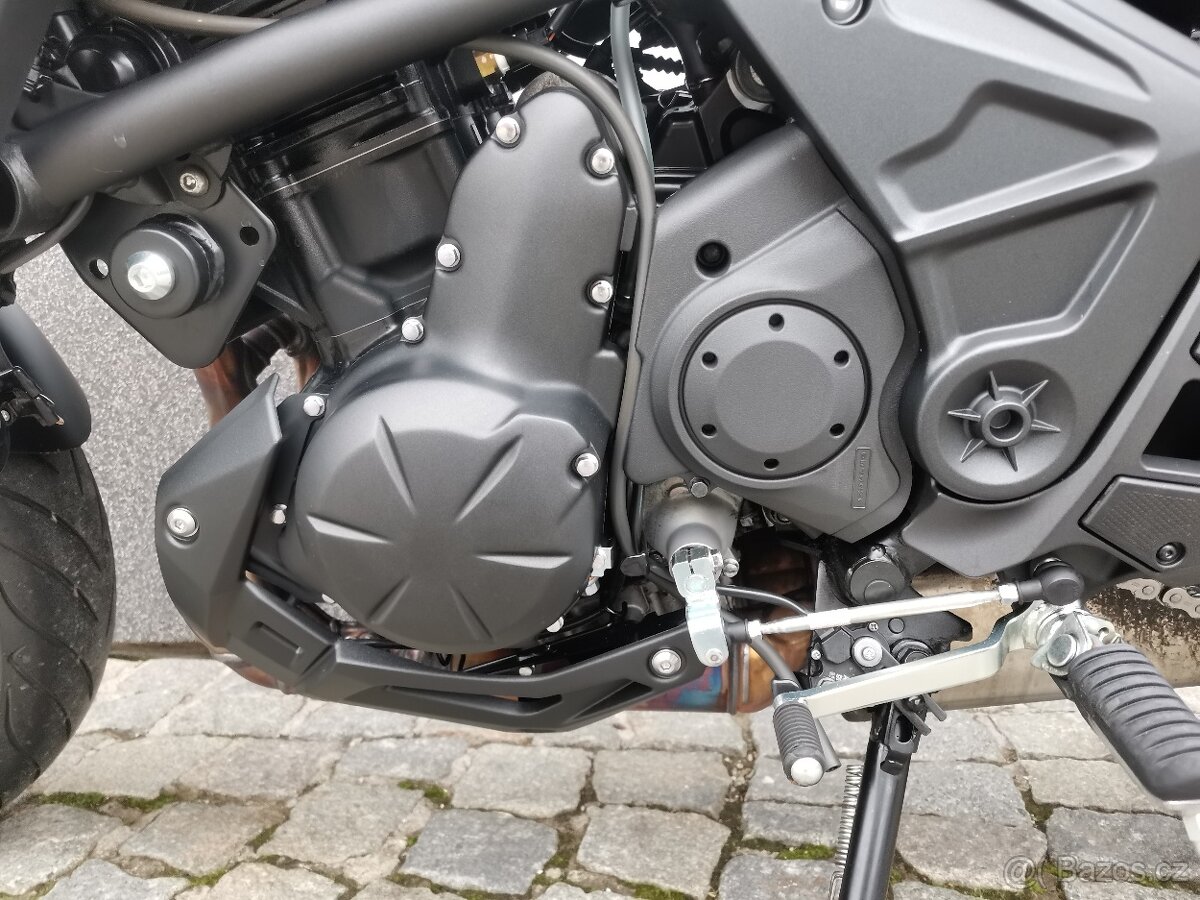 Kawasaki Versys 650 - 9