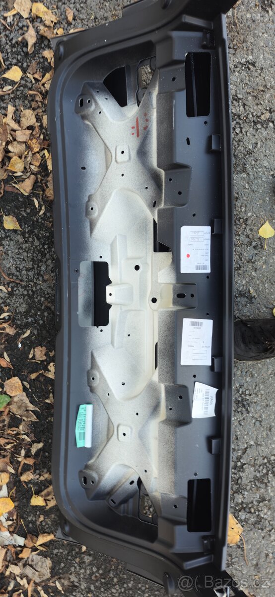 Viko kufru range rover velar L560 - 9