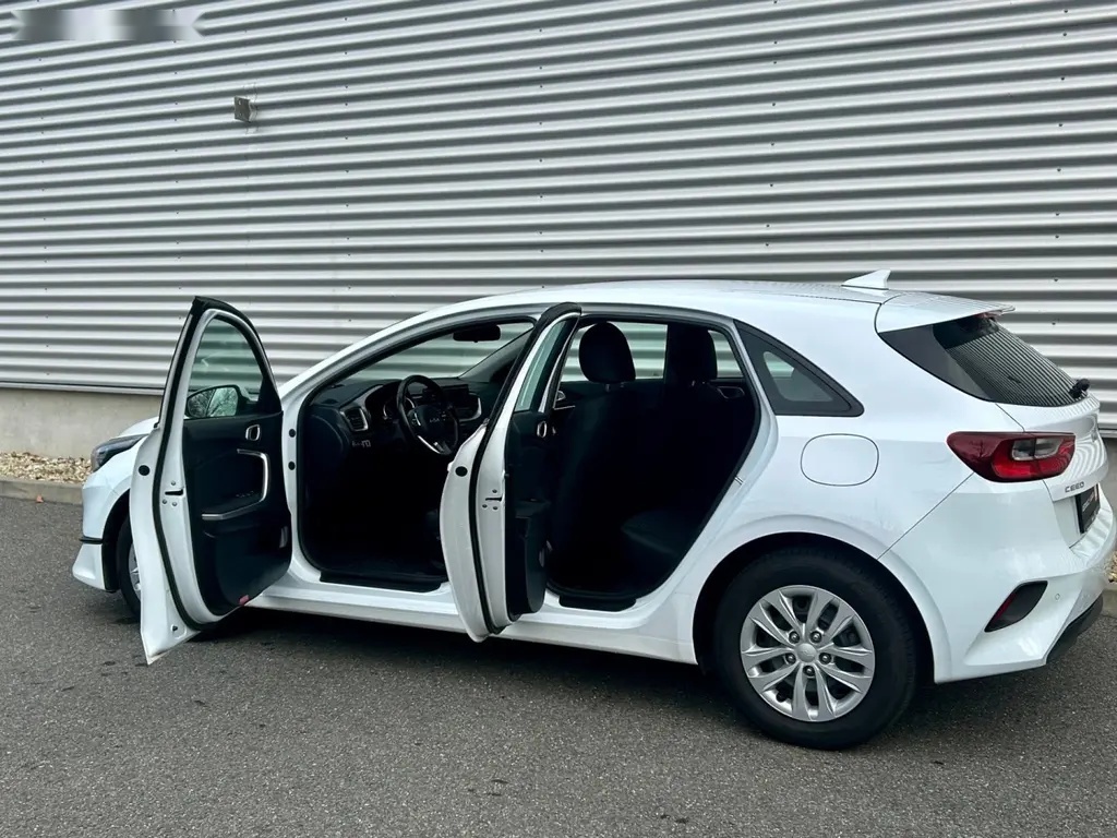 Kia Cee´d, 1.6 CRDi 100kW/1.Maj./DPH/ČR - 9
