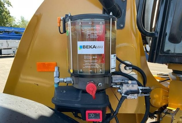 Kolový nakládač CAT 914M-EPA - 9