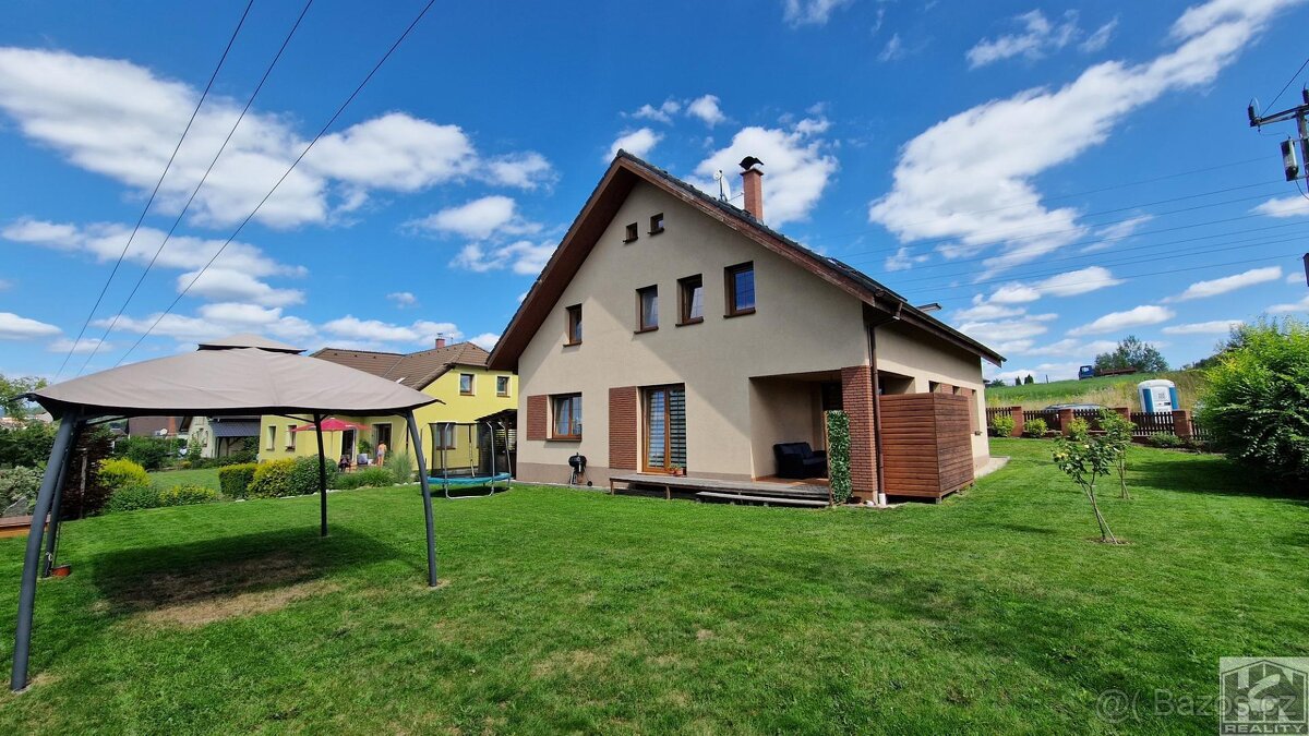 Rodinný dům, 7+kk+garáž, 213m2, Liberec - Vesec, pozemek 873 - 9