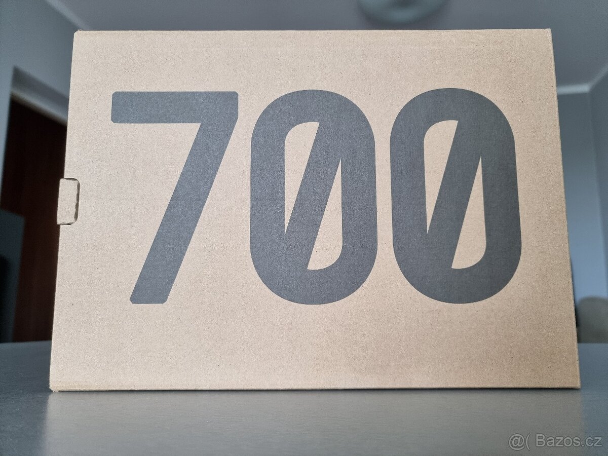 Adidas Yeezy 700 Bright Blue - 9