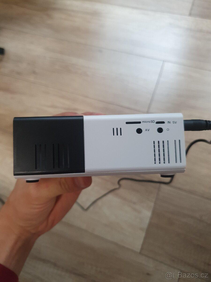 Mini projektor - 9