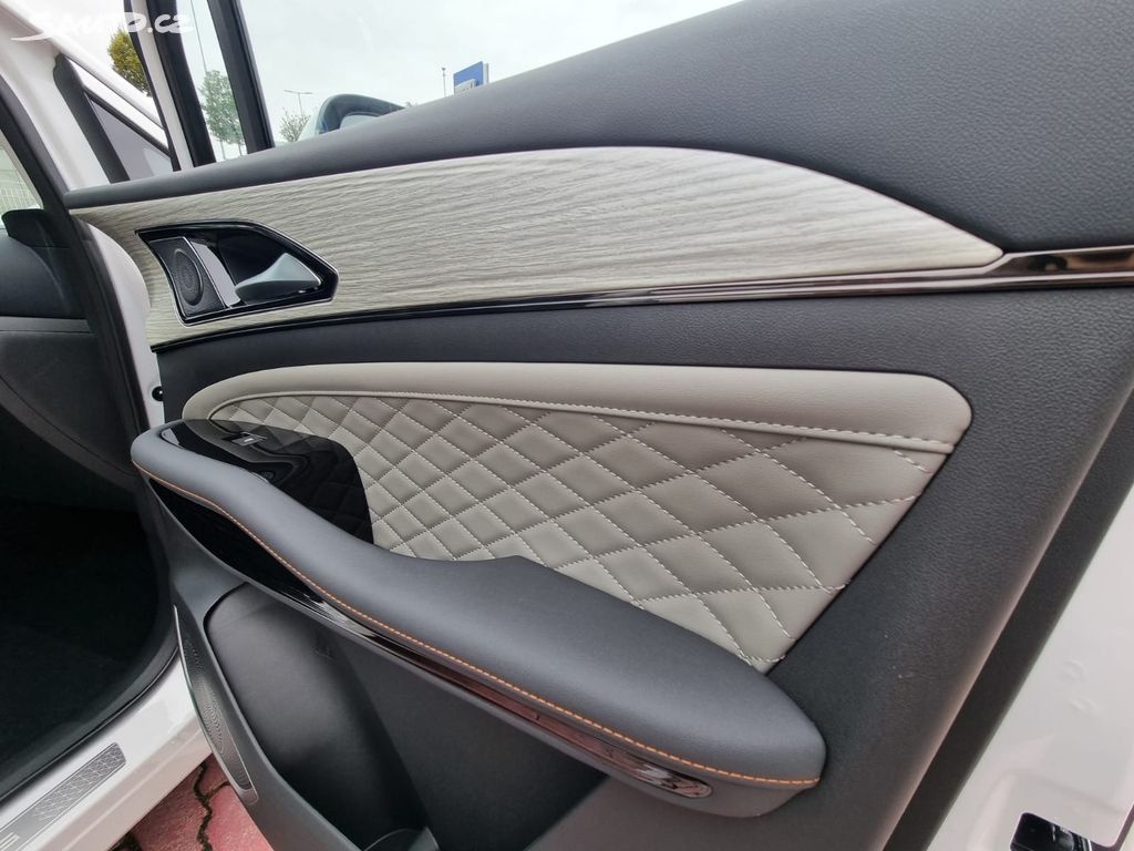 Dongfeng U-Tour, Exclusive FR - 9