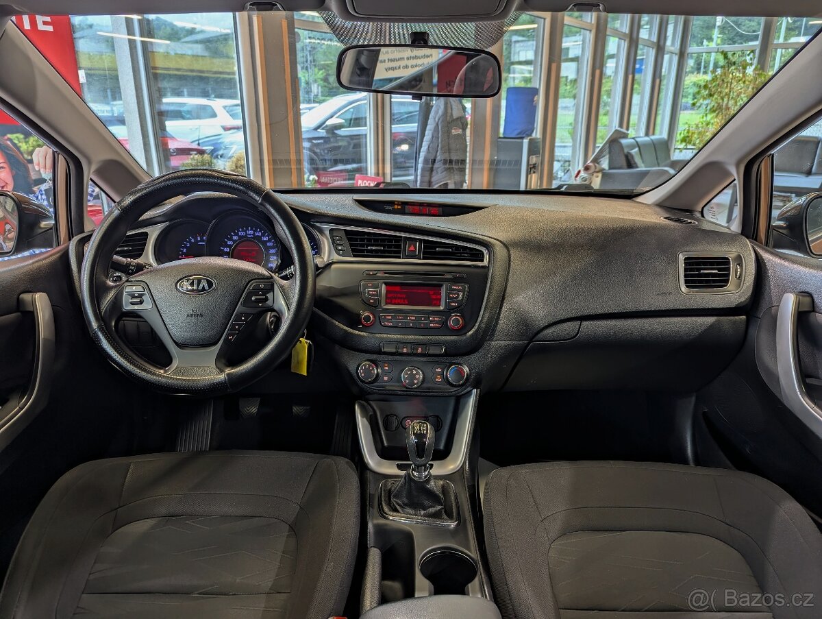 Kia Cee´d 1.4 CRDi 66kW COMFORT, PDC, ČR - 9