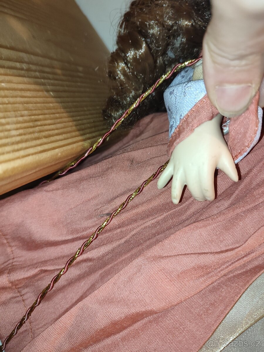 Porcelánová panenka - 9