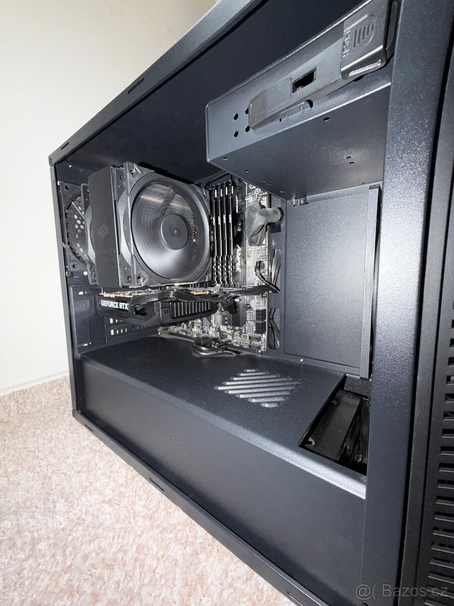 🎮 Herní PC sestava + 2× monitor + příslušenství - 9