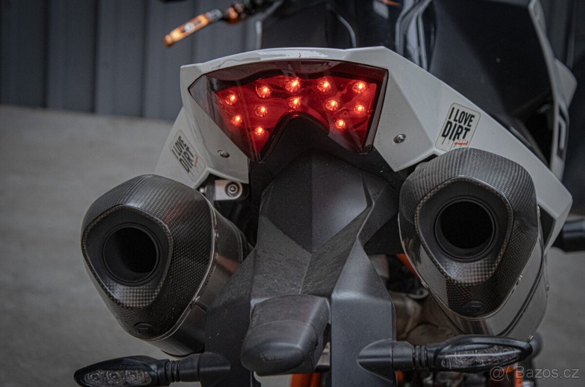 KTM 990 Super Duke R - 9