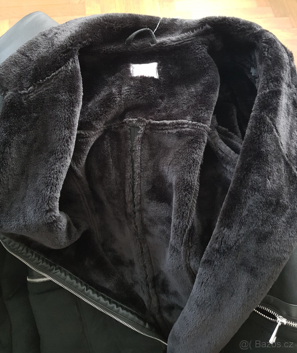 Černý kožíšek zn. Urban vel. M - 9