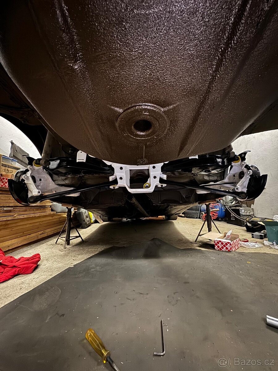 BMW e36 coupe 2.8i - 9