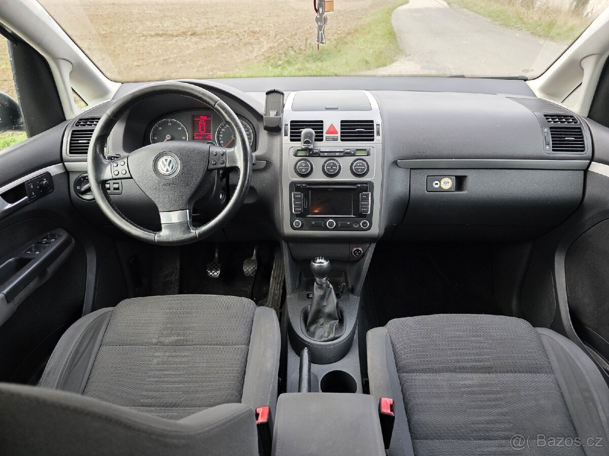 Volkswagen Touran TOP výbava - 9