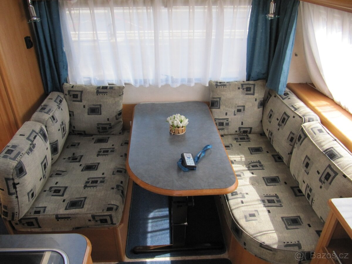 Prodám karavan Adria 462 DP,r.v.2002 + mover + předstan. - 9