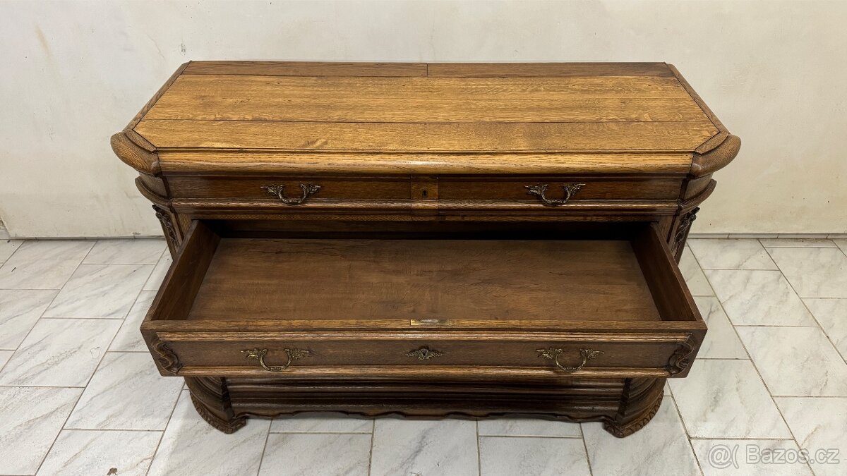 Starožitná masivní komoda - 9