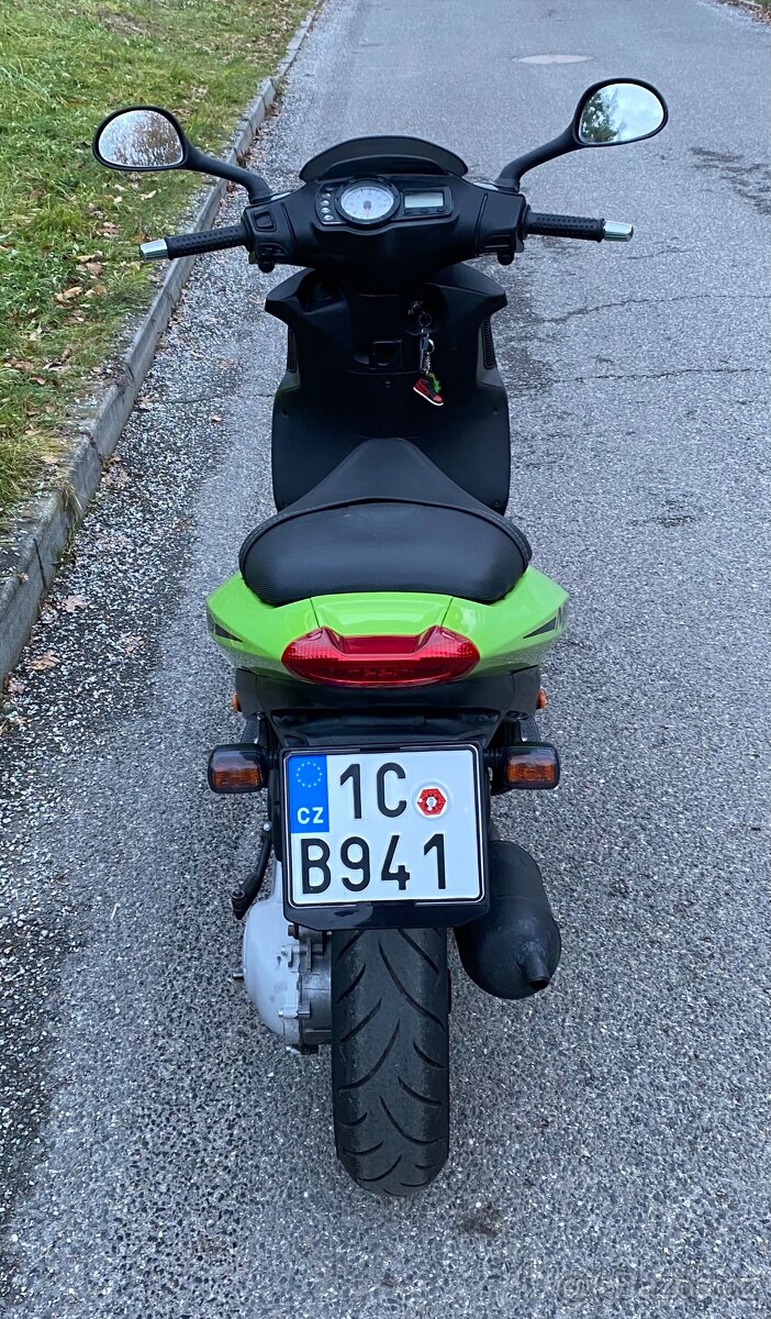 Skútr Piaggio NRG bez řidičáku 25 km/h - 9