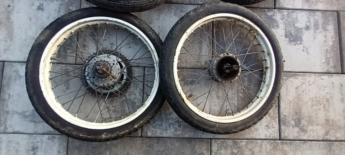 Babetta 210 - kola pár - 9