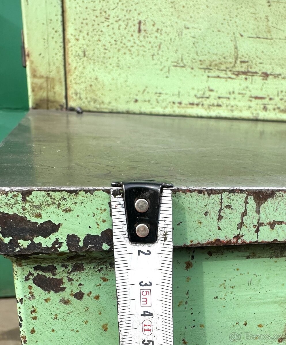 Pracovní stůl s elektro rozvaděčem - 9