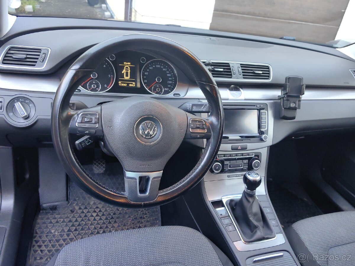 VW Passat B7 Variant 2.0tdi naj.173000serv.knizka - 9