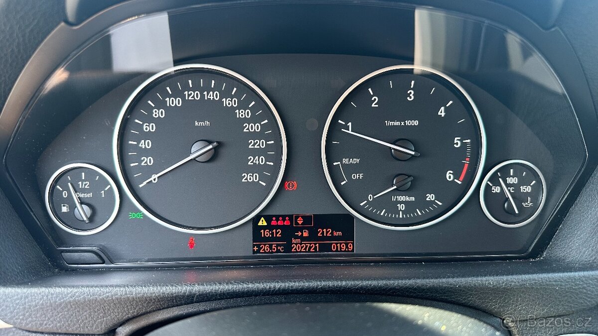 BMW 318d 105kW Stav,Navi,Tažné - 9