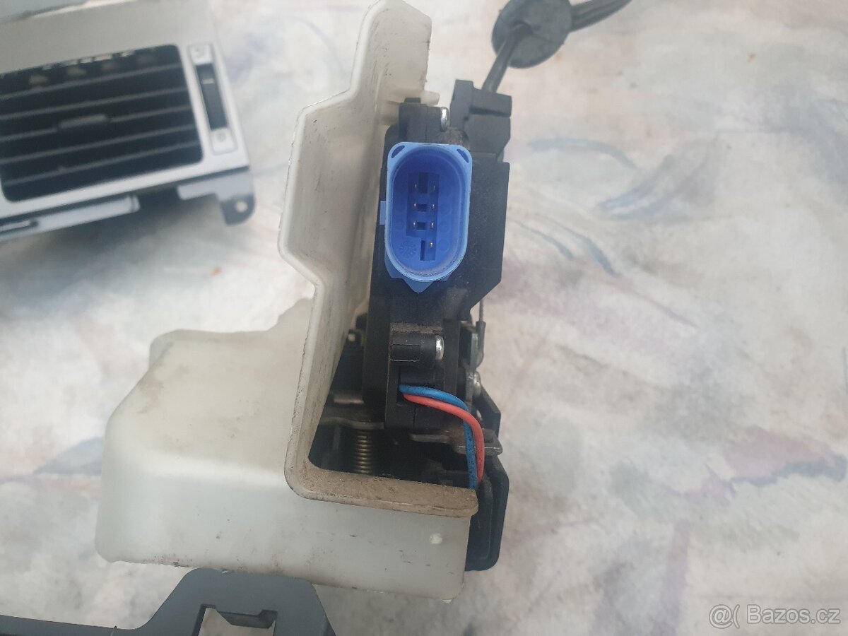 VW TOURAN CROSS 2007 - 9