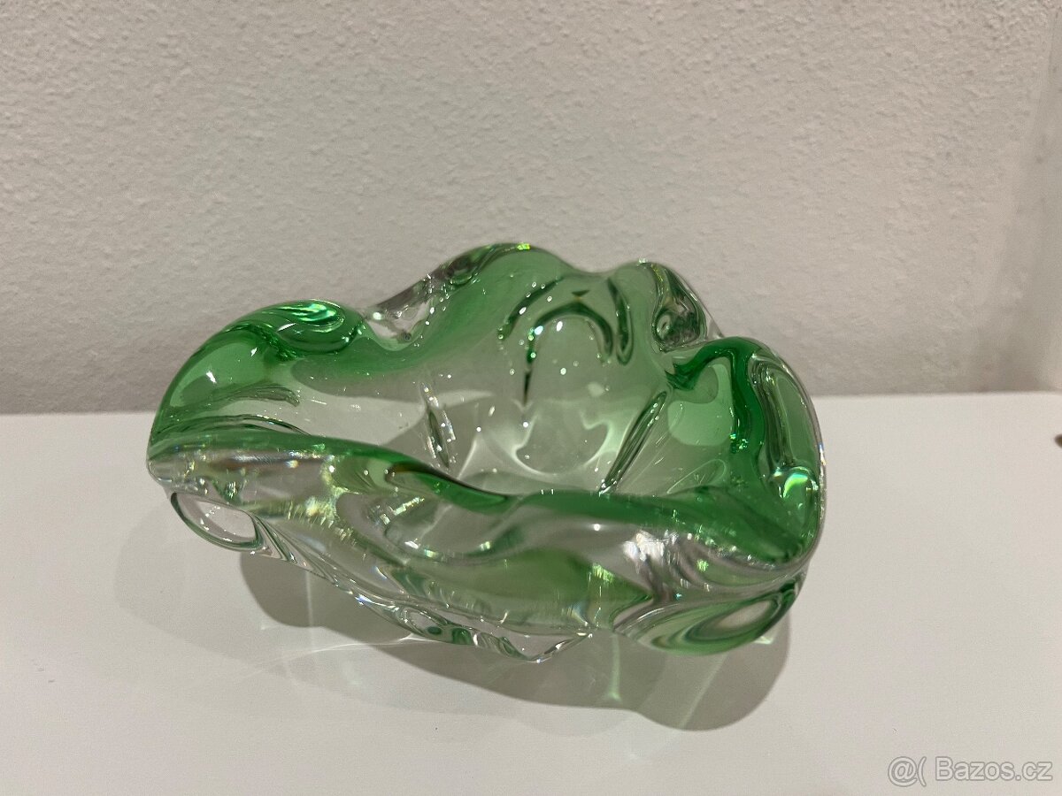 Hutní sklo - zelená váza, popelník a košíček - 9
