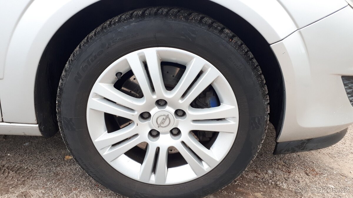 Opel Astra H 2.0 turbo 147 kW - 9