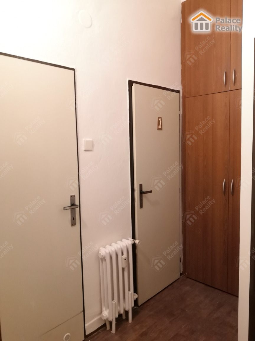 Prodej upraveného bytu 2+1, centrum města - 9