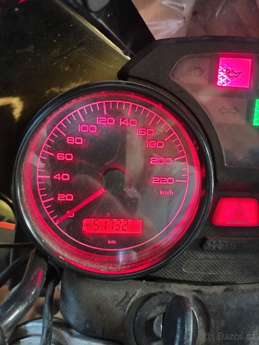 Moto Guzzi Breva 750 ie - 9