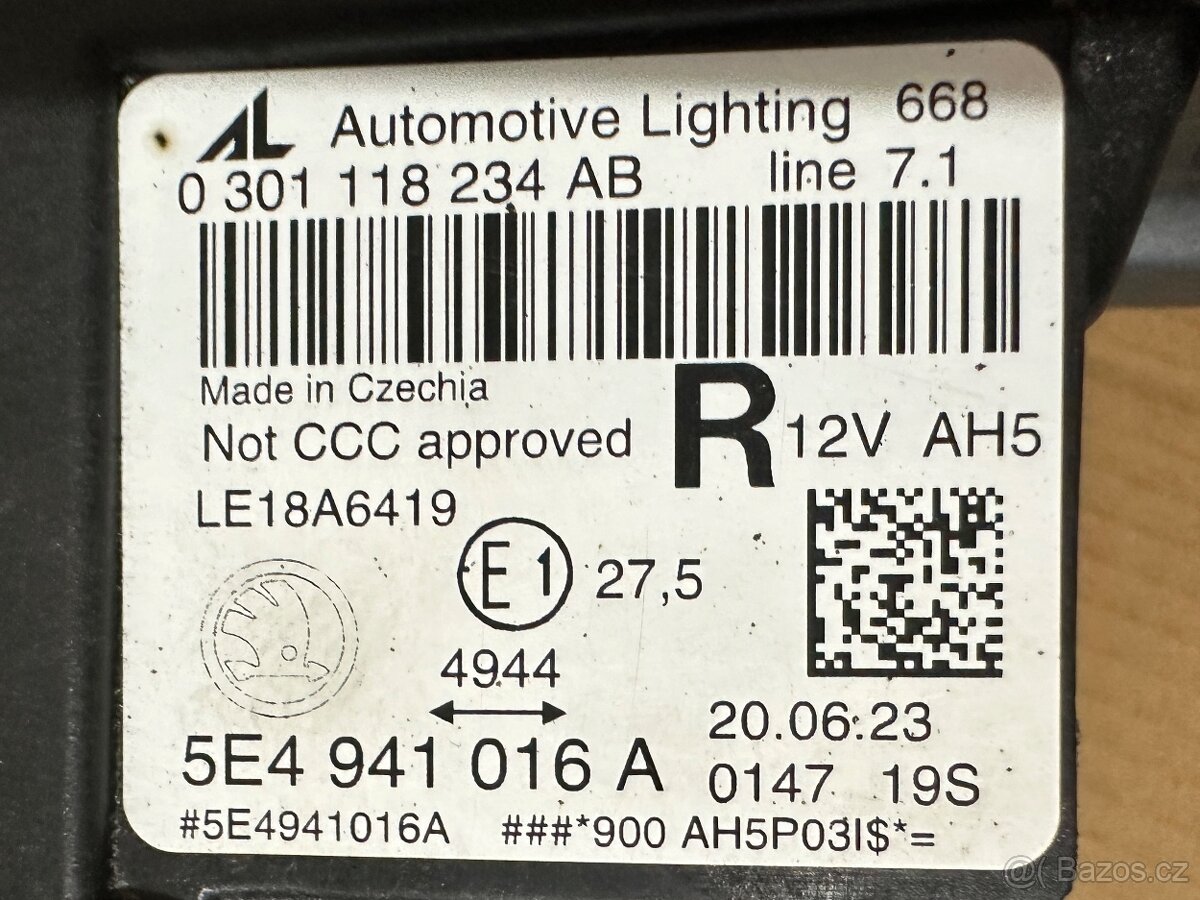 Škoda Octavia 4 pravý full led - 9