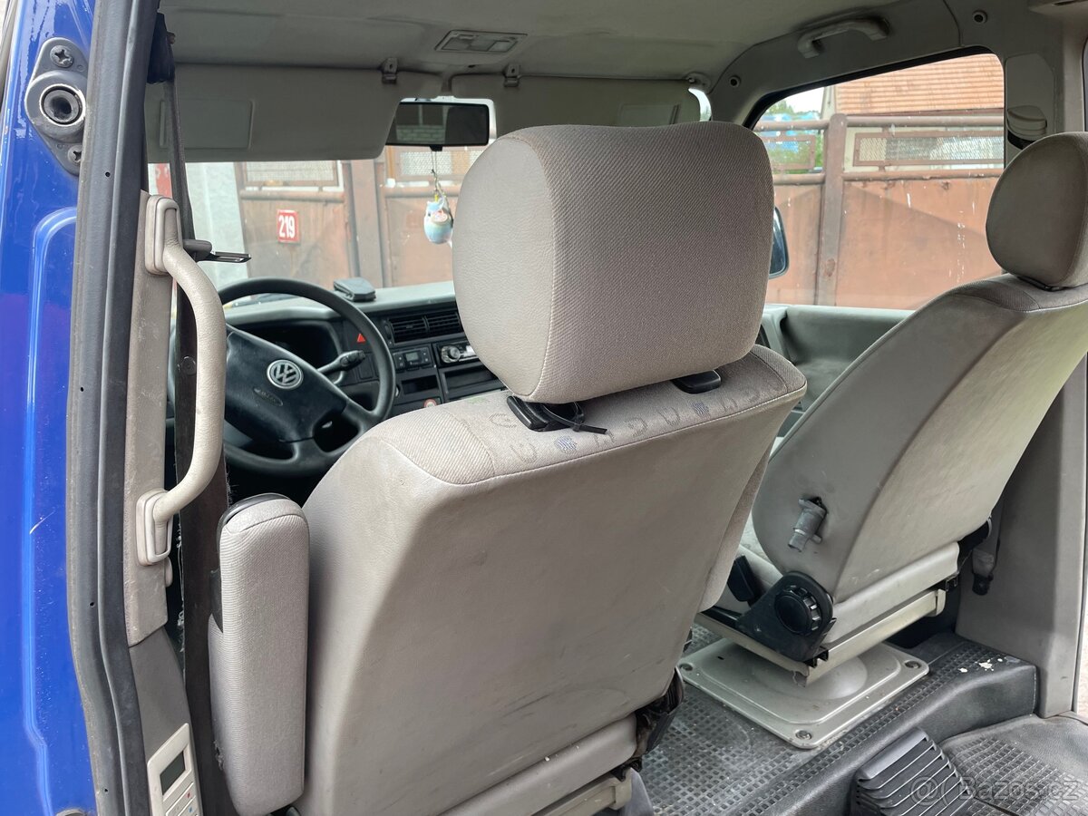 Vw caravelle t4 2,5 TDi na díly - 9