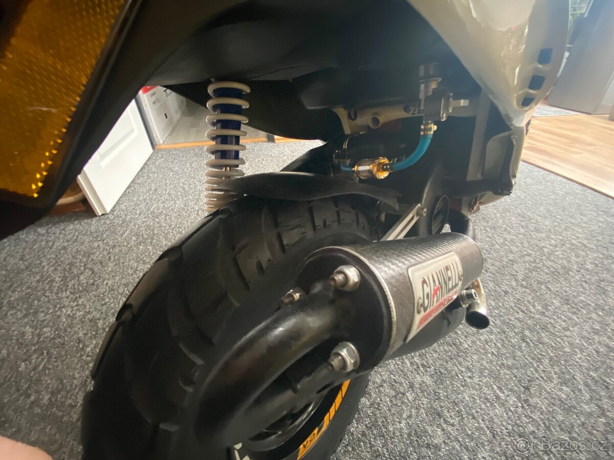 Piaggio typhoon , nrg MC2 . - 9