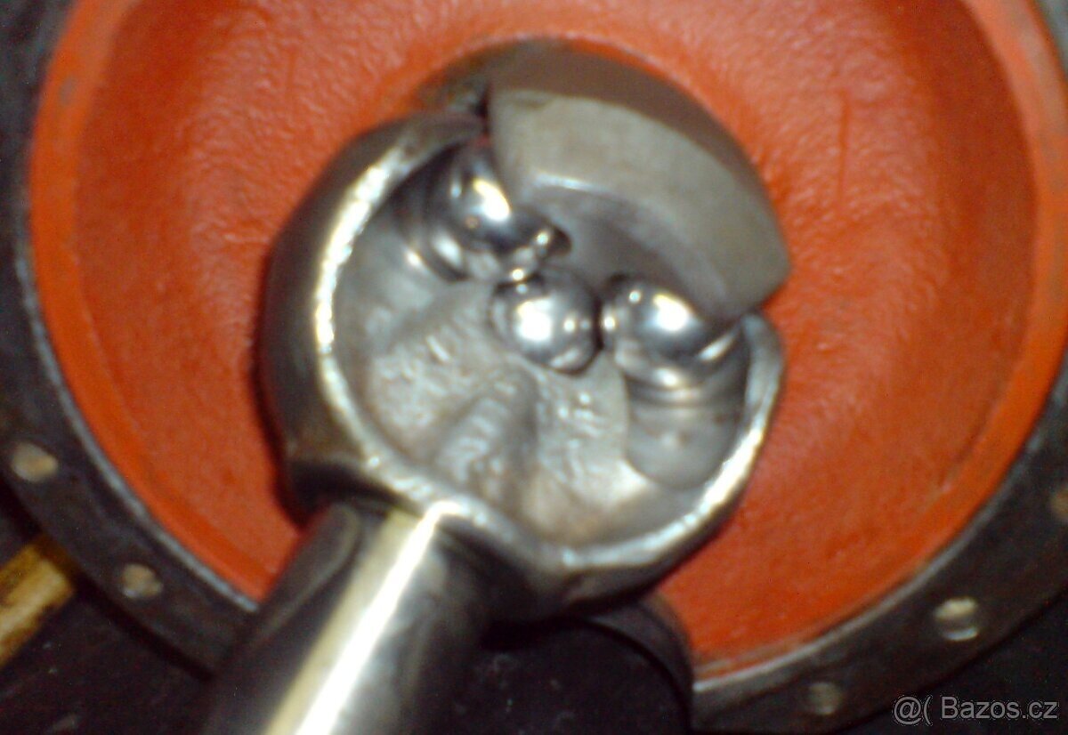 Koupím přední hnanou nápravu na traktor RUMUN - 9