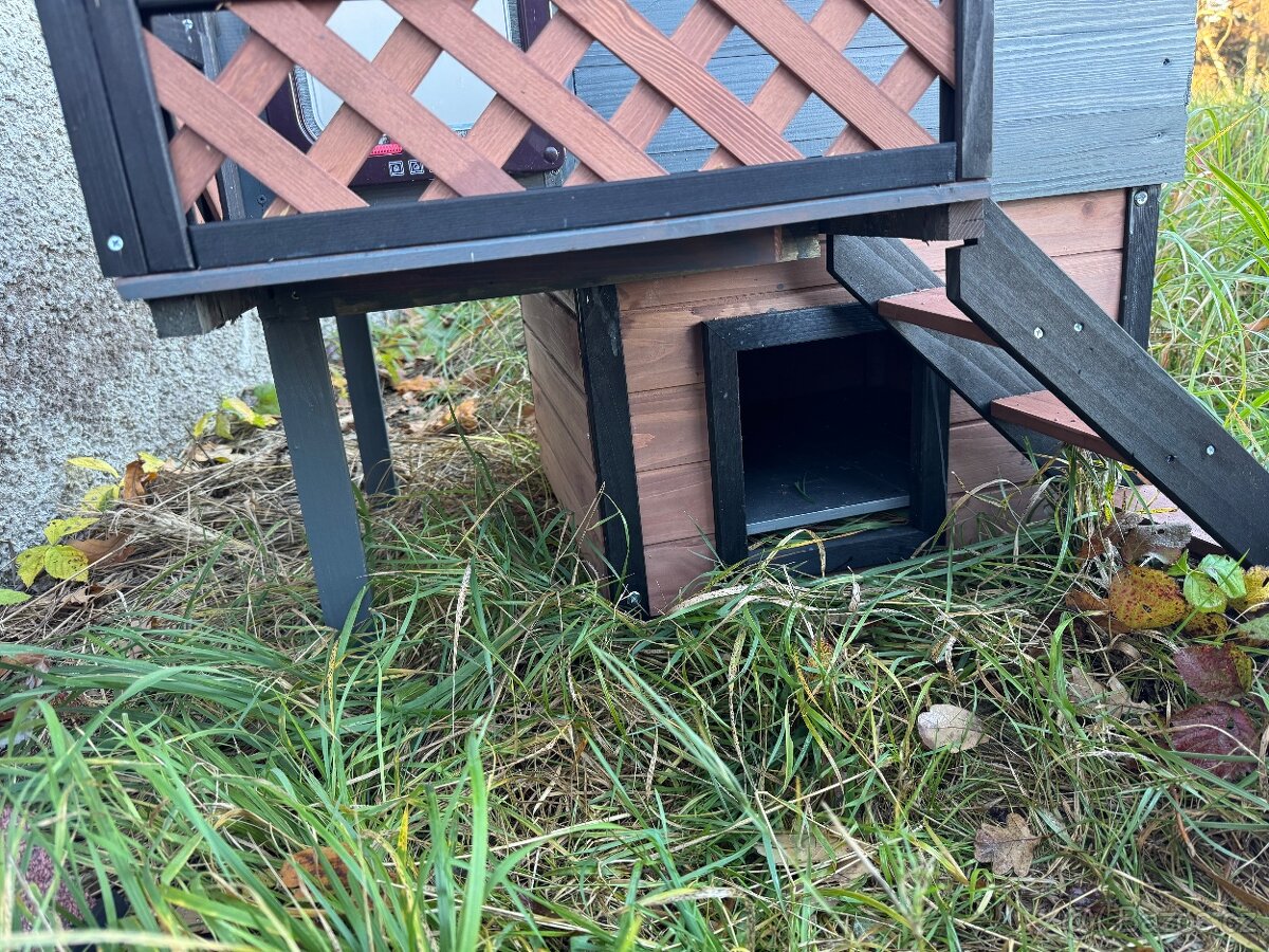 Dvoupatrový kočičí domeček - 9