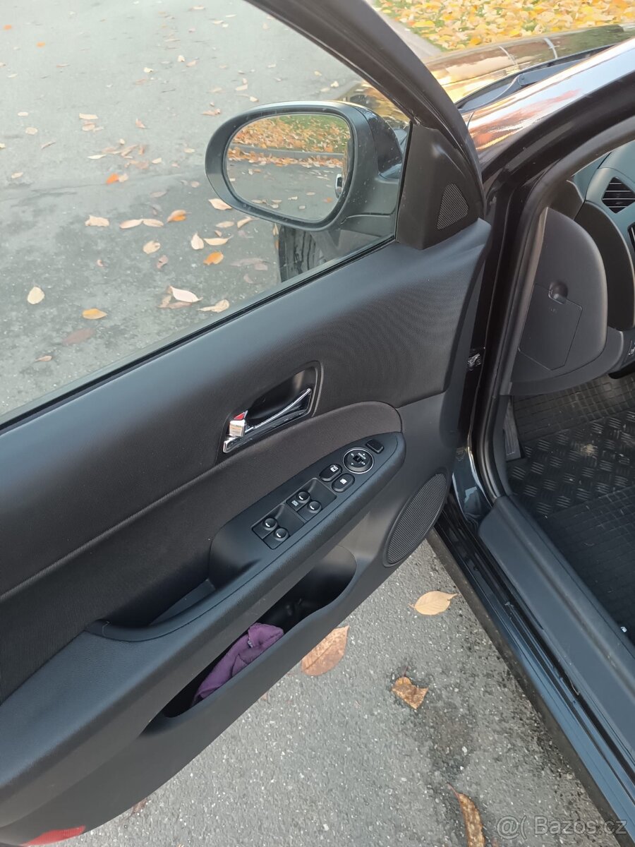 Hyundai i30 1,4 benzin 2011 - 9