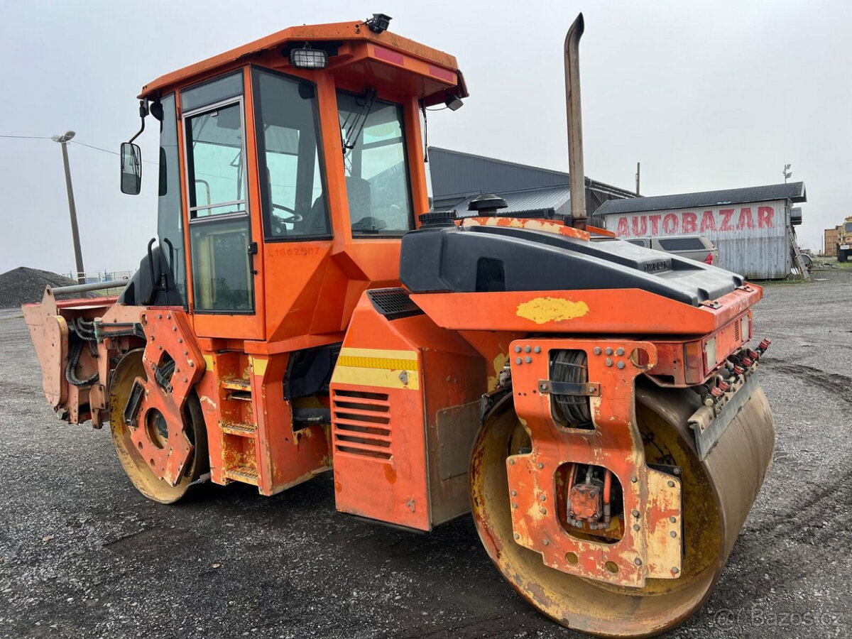 Vibrační válec DYNAPAC CC232+ PODRCOVAČ, ROK 2006 - 9