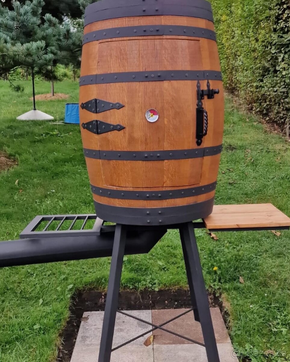 Udírna z dubového sudu - 9