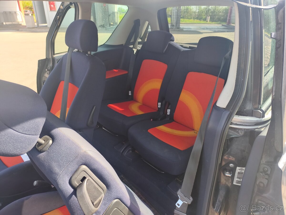 Peugeot 1007 - 9