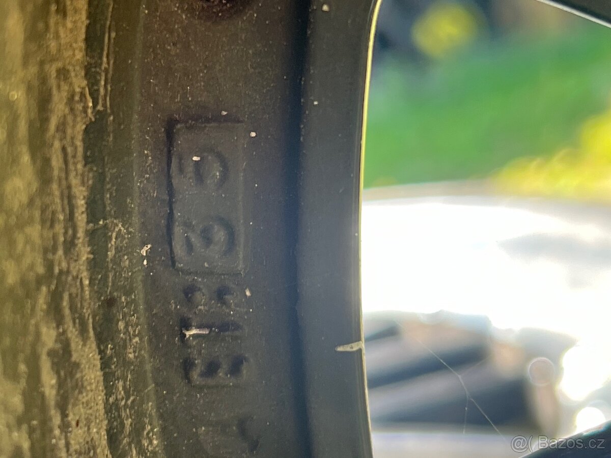 Ultra Wheels UX3 r19 dvourozměr límce - 9