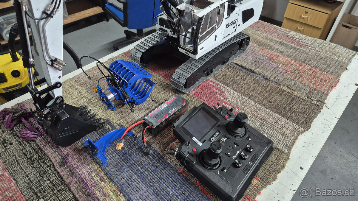 Hydraulicky RC bager - 9