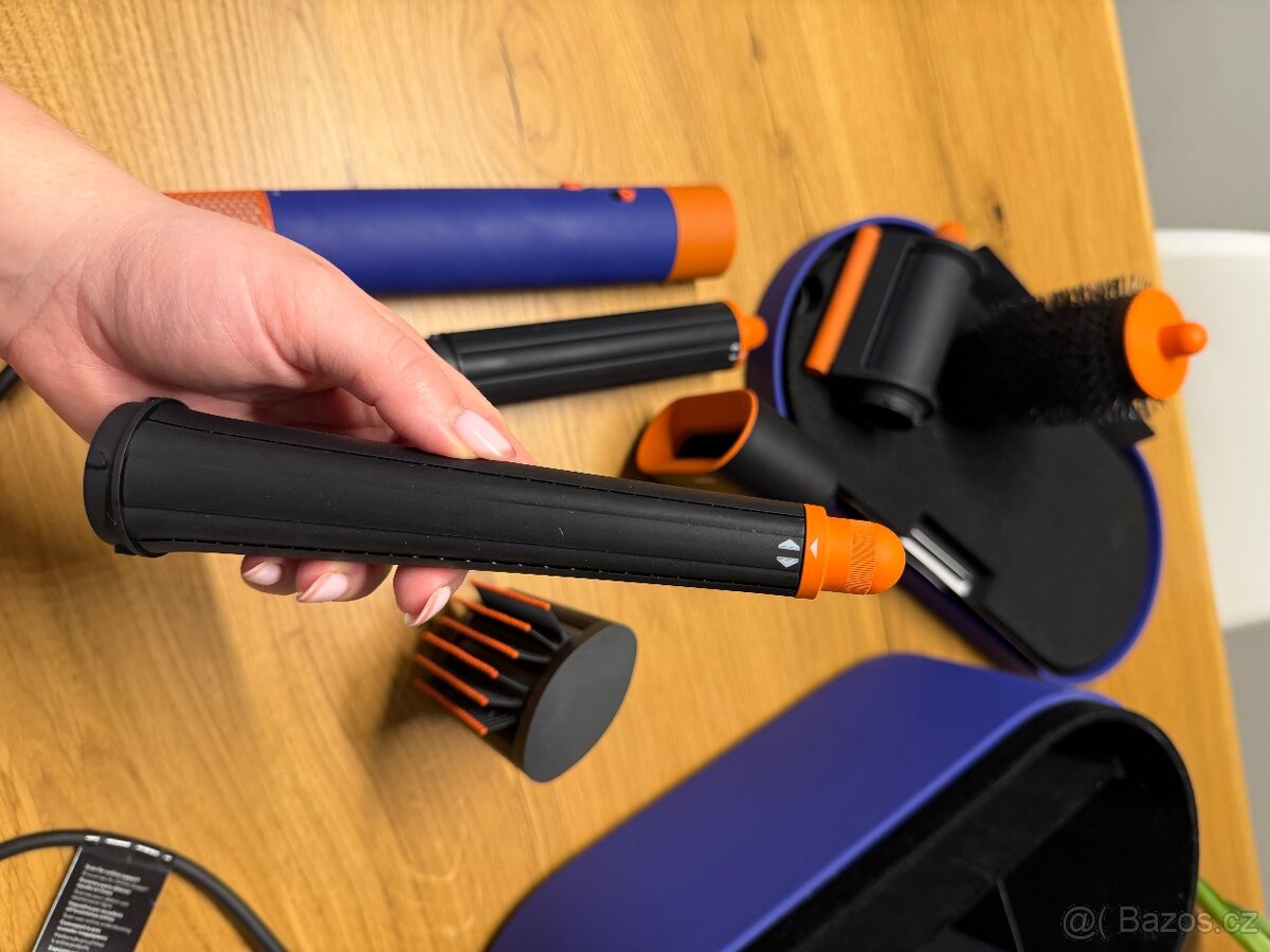 Dyson airwrap - 9