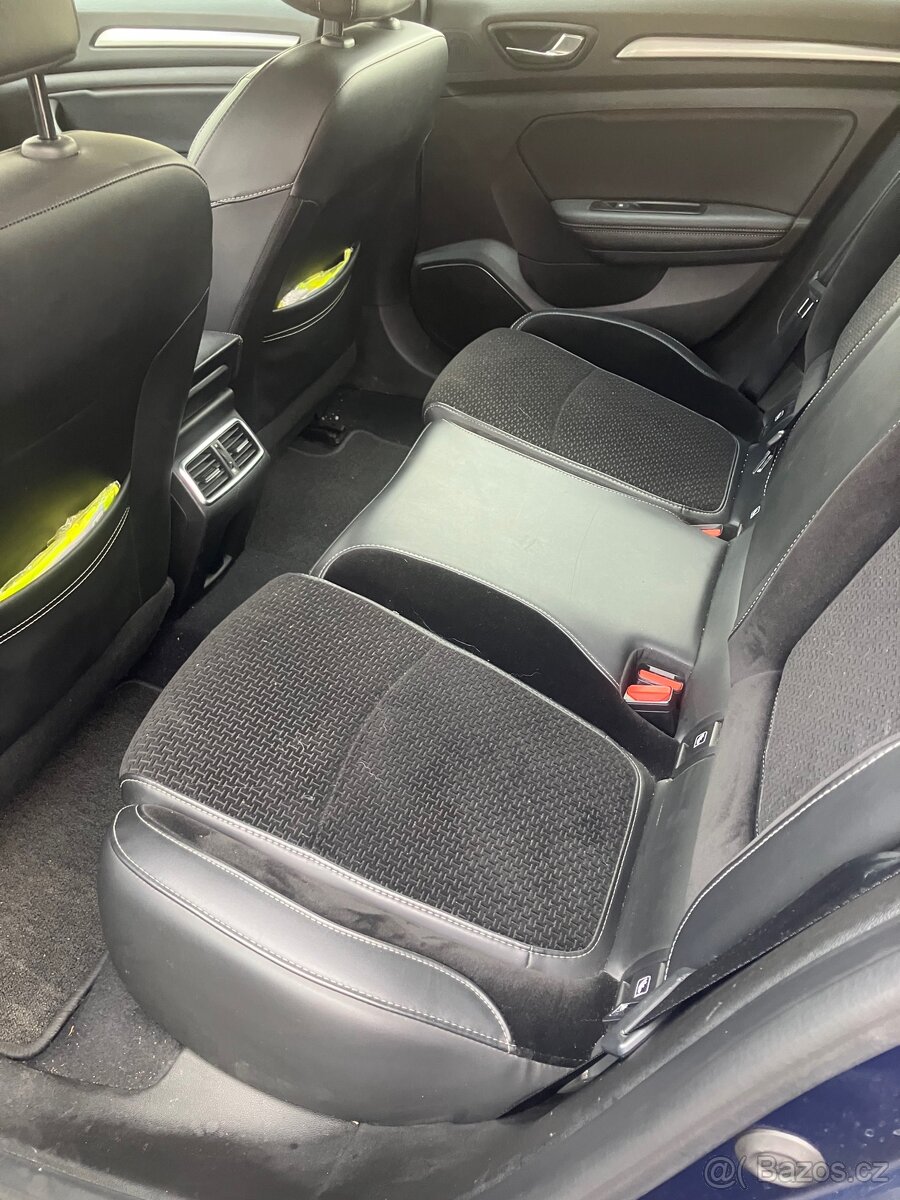 Renault Megane 1.3 TCe - 9