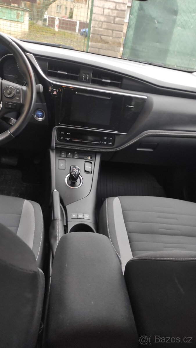 Toyota Auris 1.8i Hybrid, Combi. - 9