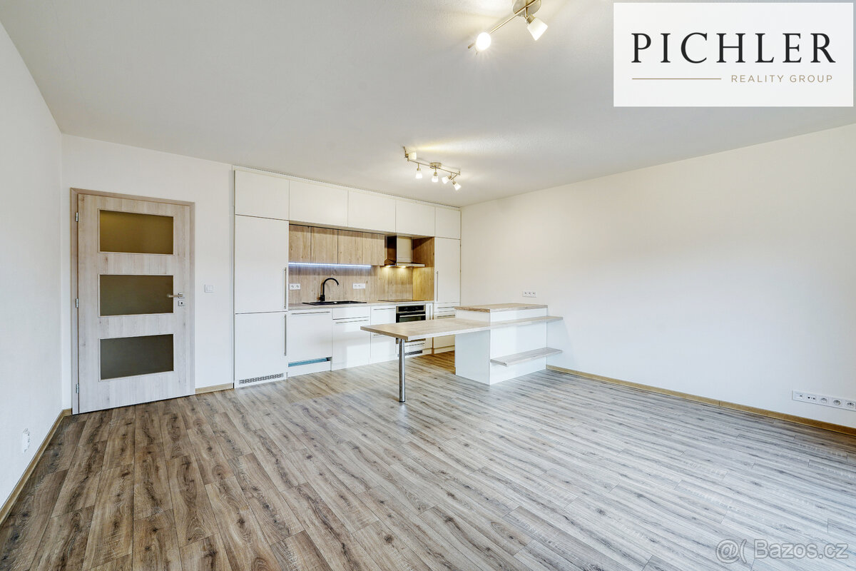 Prodej bytu 2+kk s balkonem a parkovacím stáním, 64 m², Holý - 9