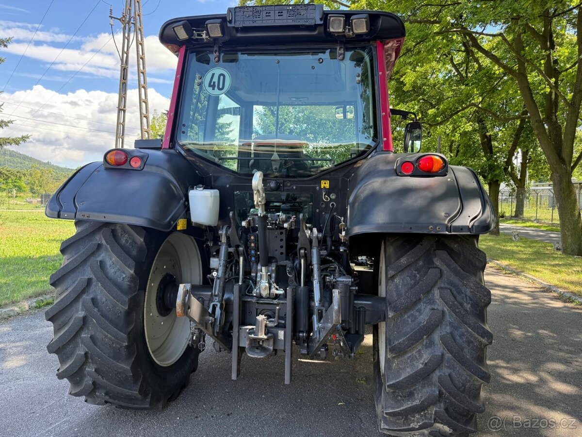 Zemědělský traktor Valtra N103. Výkon 110 koní. Rok výroby 2 - 9