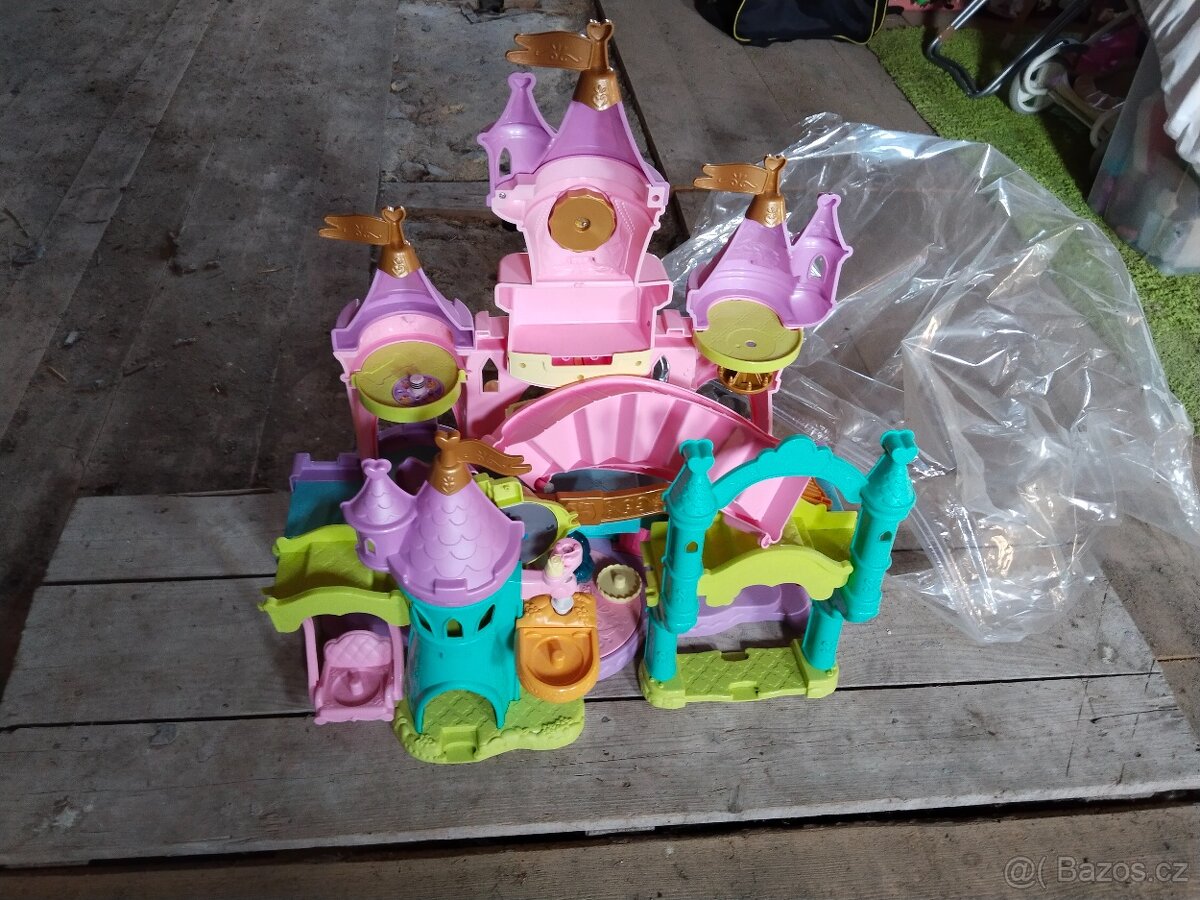 Domeček pro panenky - 9