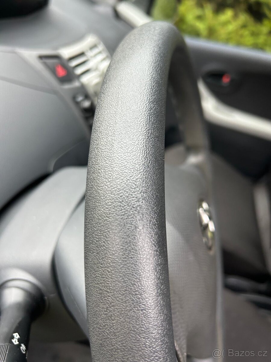 Toyota Yaris 1,0 VVT-i 51 KW r.v. 2006 - 9