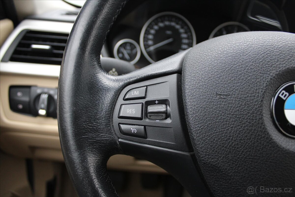 BMW Řada 3 320d 120kW LED PANORAMA (2015) - 9