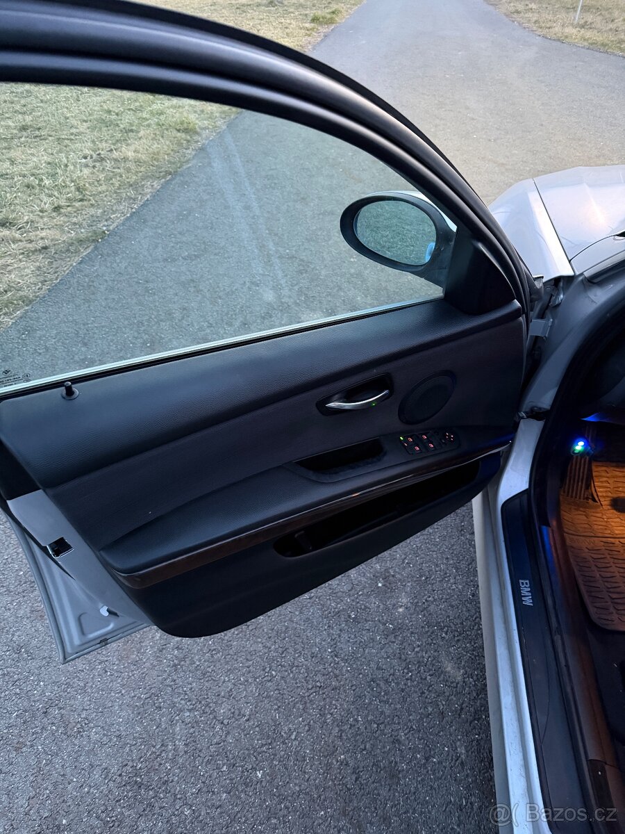 BMW E91 325i 160kw automat - 9