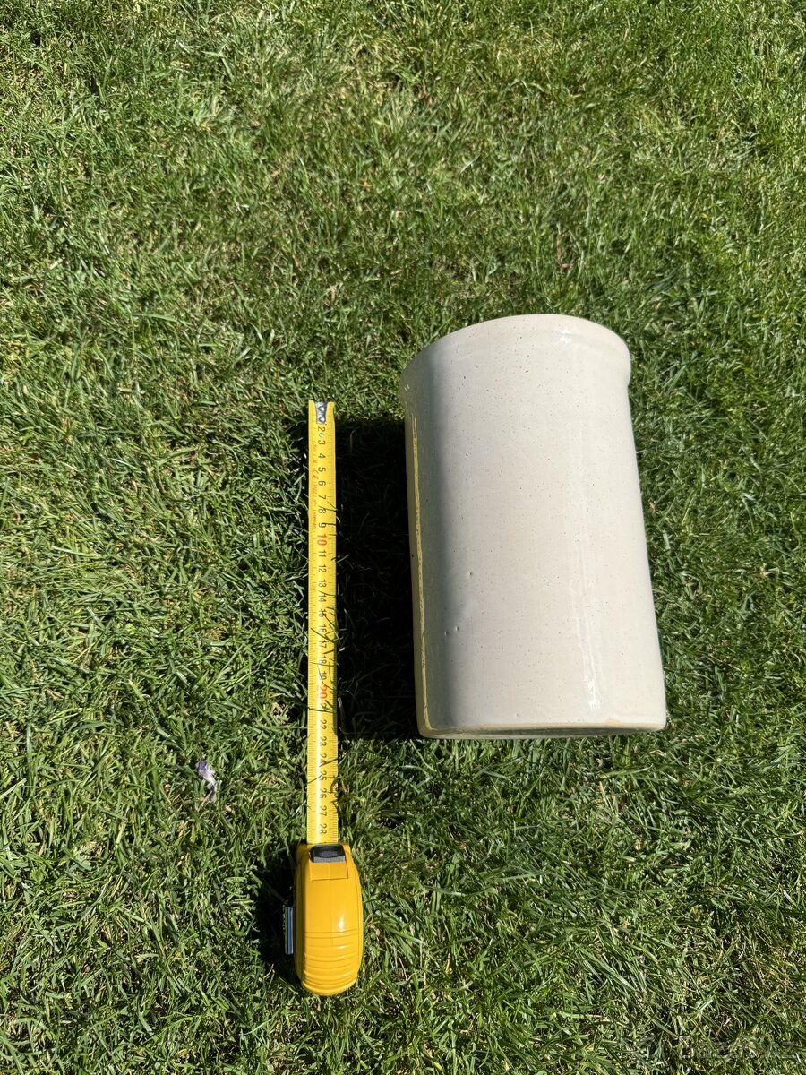 Krasna keramicka vaza - 9